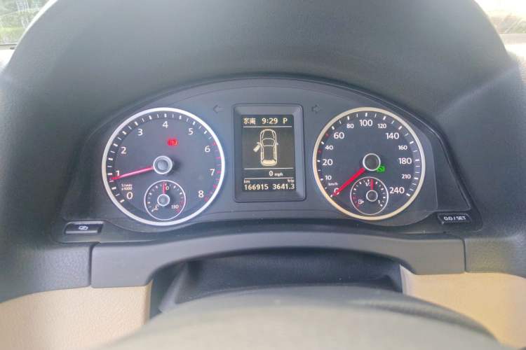 Used Volkswagen Tiguan 2012 1.8TSI Automatic All-Wheel Drive Elite Edition Instrument Cluster