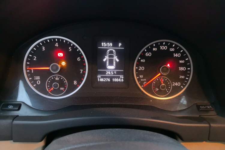 Used Volkswagen Tiguan 2012 2.0 TSI Automatic All-Wheel Drive Flagship Edition Instrument Cluster
