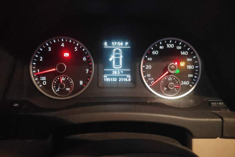Used Volkswagen Tiguan 2012 1.8TSI Automatic All-Wheel Drive Elite Edition Instrument Cluster