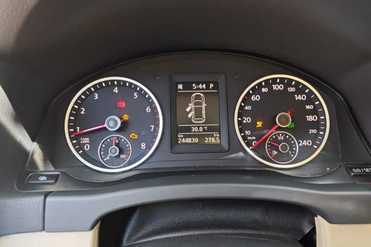Used Volkswagen Tiguan 2012 1.8TSI Automatic Two-Wheel Drive Elite Edition Instrument Cluster