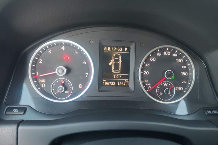 Used Volkswagen Tiguan 2012 2.0 TSI Automatic All-Wheel Drive Elite Edition Instrument Cluster