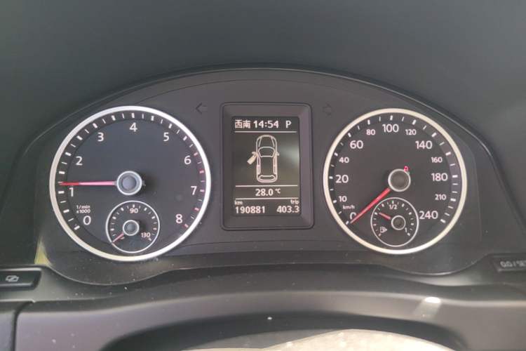 Used Volkswagen Tiguan 2012 2.0 TSI Automatic All-Wheel Drive Flagship Edition Instrument Cluster