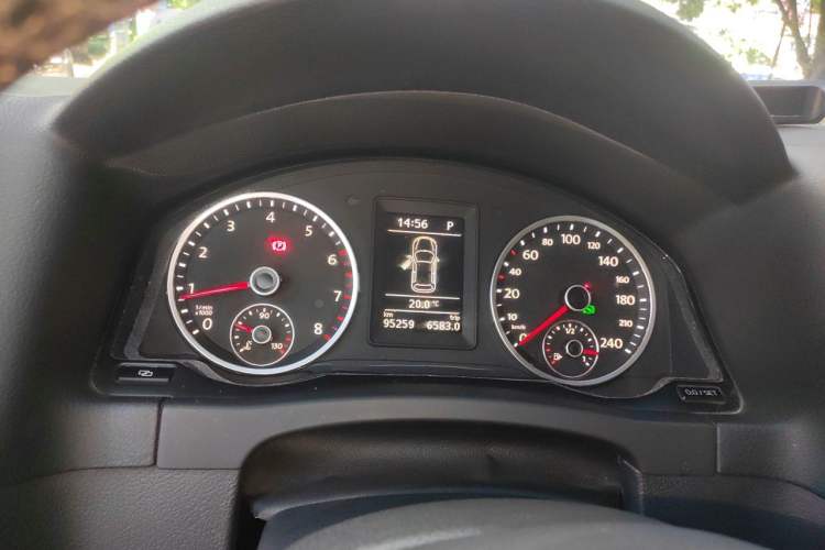Used Volkswagen Tiguan 2012 2.0 TSI Automatic All-Wheel Drive Flagship Edition Instrument Cluster