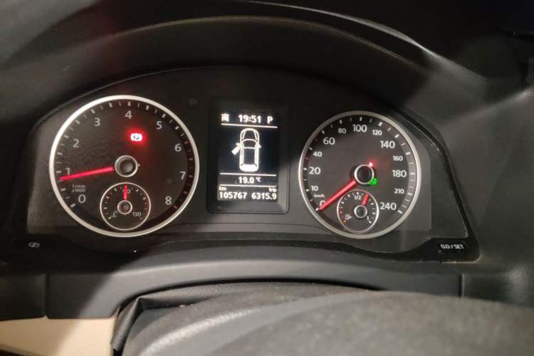 Used Volkswagen Tiguan 2012 1.8TSI Automatic All-Wheel Drive Elite Edition Instrument Cluster
