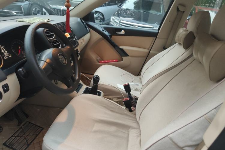 Used Volkswagen Tiguan 2012 1.4TSI Manual Two-Wheel-Drive Urban Edition Left Front Seat