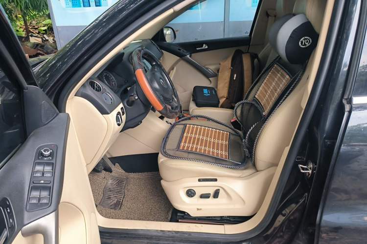 Used Volkswagen Tiguan 2012 2.0 TSI Automatic All-Wheel Drive Elite Edition Left Front Seat