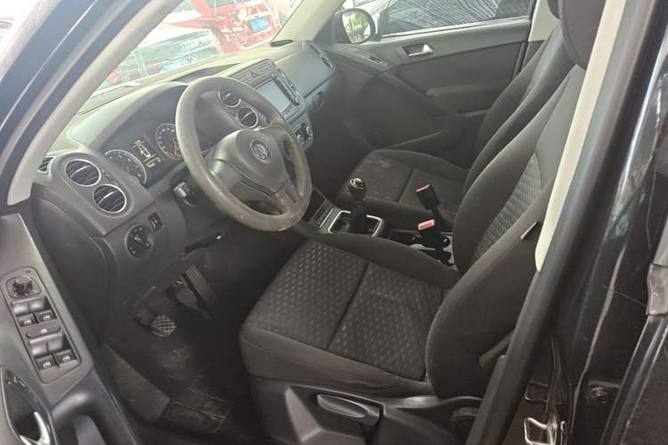 Used Volkswagen Tiguan 2012 1.8TSI Manual Two-Wheel Drive Urban Edition Left Front Seat
