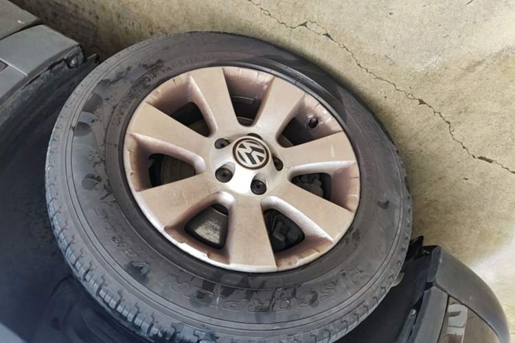 Used Volkswagen Tiguan 2012 1.8TSI Automatic All-Wheel Drive Fashion Edition Left Front Wheel Hub