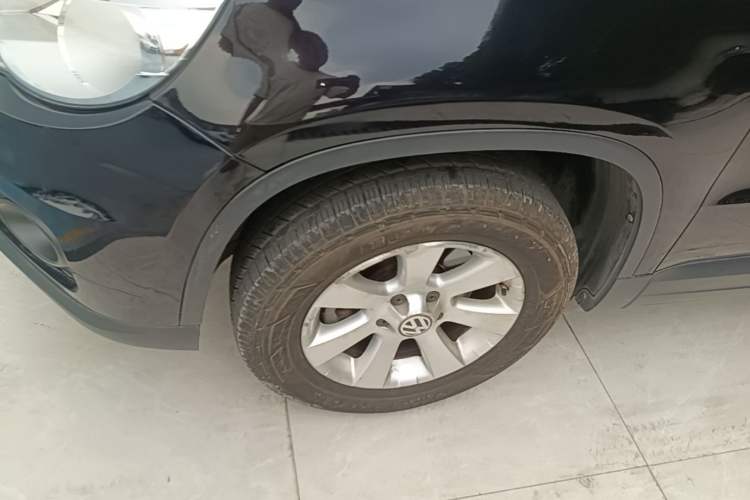 Used Volkswagen Tiguan 2012 1.8TSI Automatic Two-Wheel Drive Trend Edition Left Front Wheel Hub