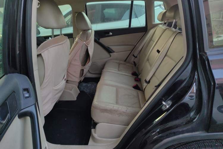 Used Volkswagen Tiguan 2012 1.8TSI Manual Two-Wheel Drive Urban Edition Left Rear Seat