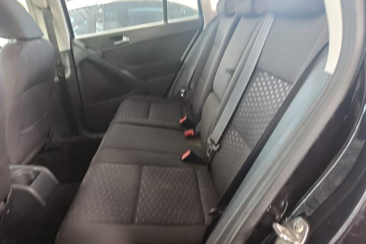 Used Volkswagen Tiguan 2012 1.8TSI Manual Two-Wheel Drive Urban Edition Left Rear Seat