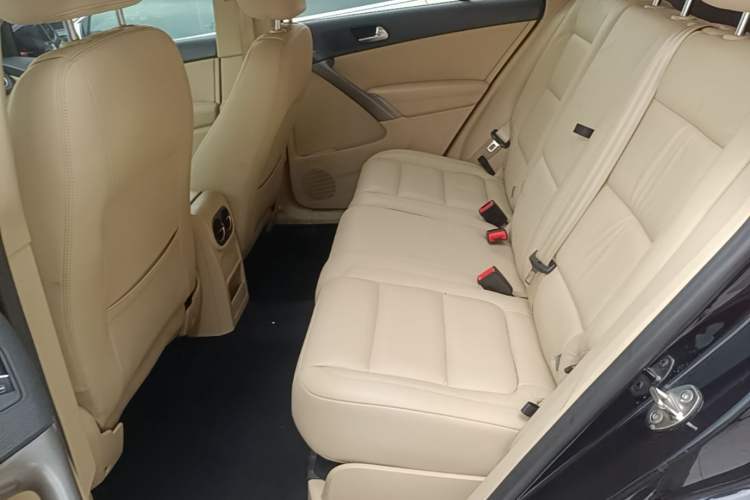 Used Volkswagen Tiguan 2012 1.8TSI Automatic Two-Wheel Drive Trend Edition Left Rear Seat