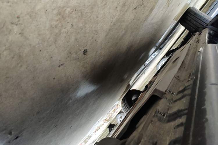 Used Volkswagen Tiguan 2012 1.8TSI Automatic All-Wheel Drive Fashion Edition Left Side Sill