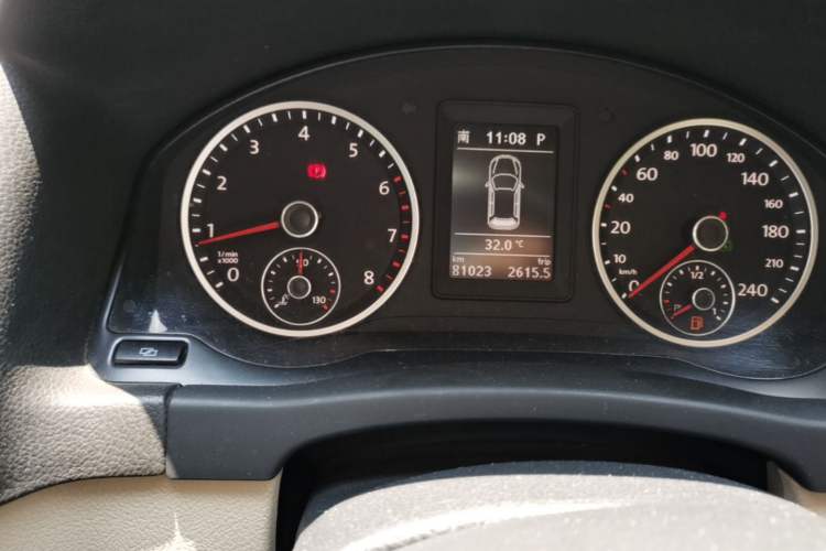 Used Volkswagen Tiguan 2012 1.8TSI Automatic Two-Wheel Drive Elite Edition Odometer Close Up