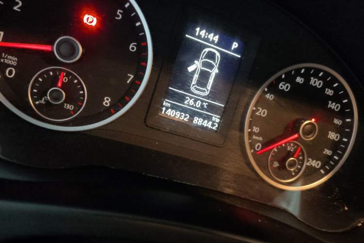 Used Volkswagen Tiguan 2012 1.8TSI Automatic Two-Wheel Drive Trend Edition Odometer Close Up