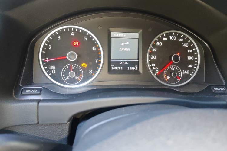Used Volkswagen Tiguan 2012 2.0 TSI Comfort Edition Odometer Close Up