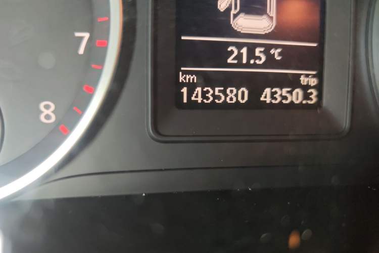 Used Volkswagen Tiguan 2012 1.8TSI Manual Two-Wheel Drive Urban Edition Odometer Close Up