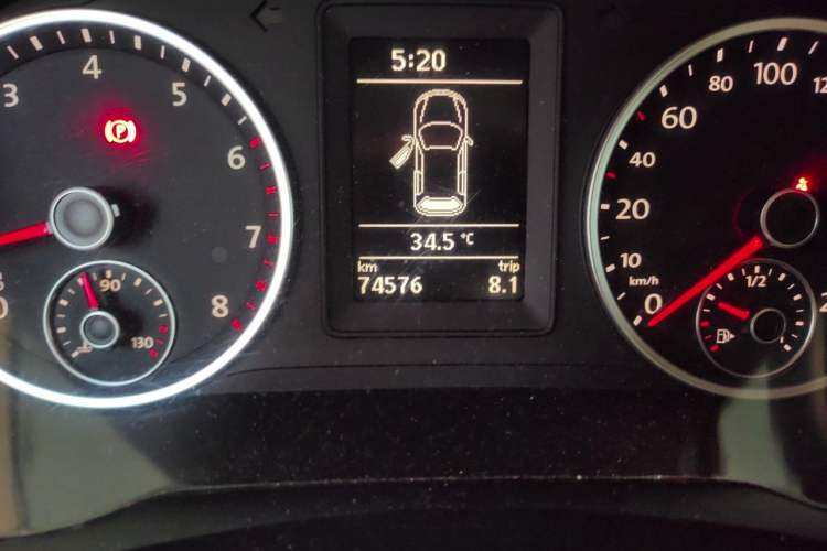 Used Volkswagen Tiguan 2012 1.8TSI Manual Two-Wheel Drive Urban Edition Odometer Close Up