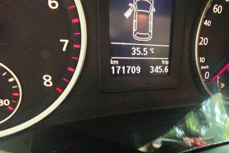 Used Volkswagen Tiguan 2012 1.8TSI Automatic All-Wheel Drive Elite Edition Odometer Close Up