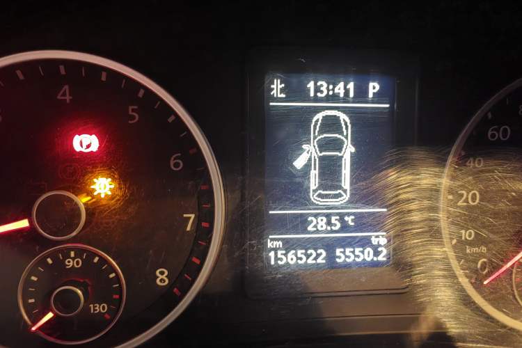 Used Volkswagen Tiguan 2012 2.0 TSI Automatic All-Wheel Drive Elite Edition Odometer Close Up