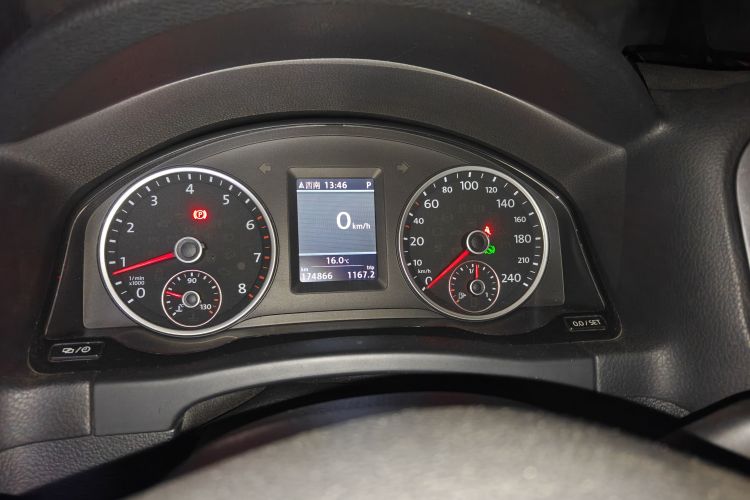 Used Volkswagen Tiguan 2012 2.0 TSI Comfort Edition Odometer Close Up