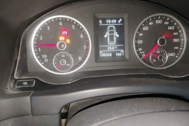 Used Volkswagen Tiguan 2012 1.8TSI Automatic All-Wheel Drive Elite Edition Odometer Close Up