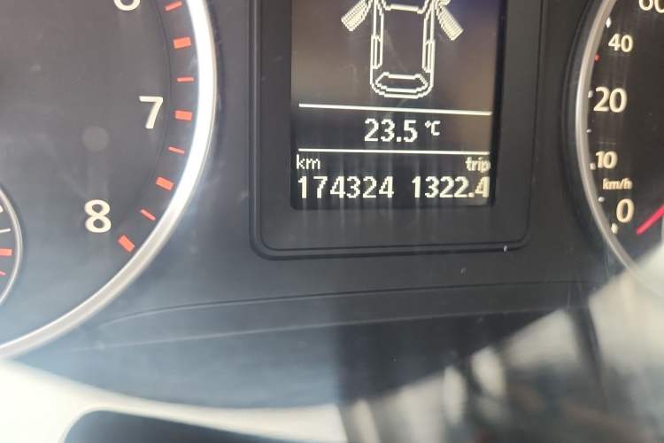 Used Volkswagen Tiguan 2012 1.8TSI Automatic All-Wheel Drive Elite Edition Odometer Close Up