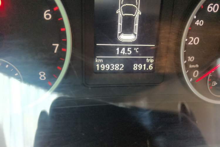 Used Volkswagen Tiguan 2012 1.8TSI Automatic Two-Wheel Drive Trend Edition Odometer Close Up