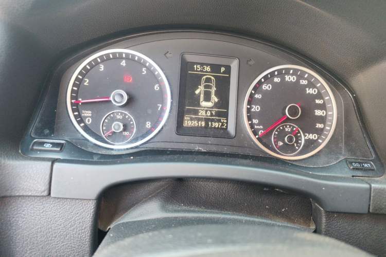 Used Volkswagen Tiguan 2012 1.8TSI Automatic Two-Wheel Drive Urban Edition Odometer Close Up