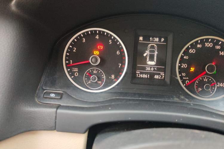 Used Volkswagen Tiguan 2012 1.8TSI Automatic Two-Wheel Drive Elite Edition Odometer Close Up