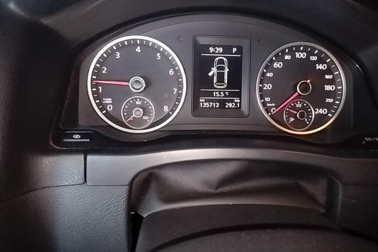 Used Volkswagen Tiguan 2012 1.8TSI Automatic All-Wheel Drive Fashion Edition Odometer Close Up