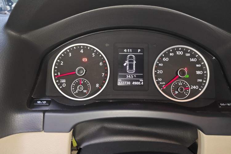 Used Volkswagen Tiguan 2012 1.8TSI Automatic Two-Wheel Drive Urban Edition Odometer Close Up