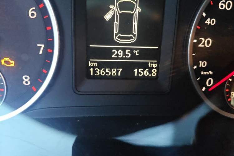 Used Volkswagen Tiguan 2012 1.8TSI Automatic Two-Wheel Drive Trend Edition Odometer Close Up