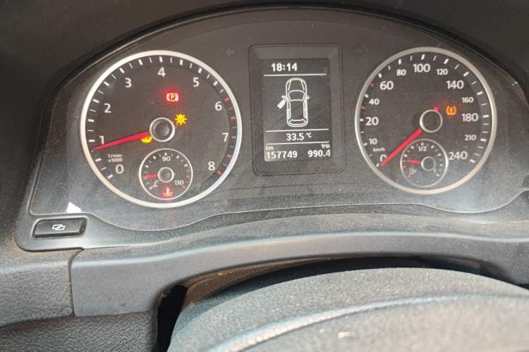 Used Volkswagen Tiguan 2012 1.8TSI Manual Two-Wheel Drive Urban Edition Odometer Close Up