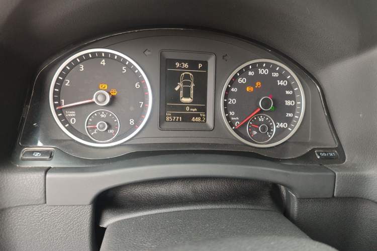 Used Volkswagen Tiguan 2012 1.8TSI Automatic Two-Wheel Drive Urban Edition Odometer Close Up