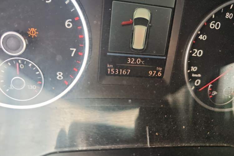 Used Volkswagen Tiguan 2012 2.0 TSI Comfort Edition Odometer Close Up