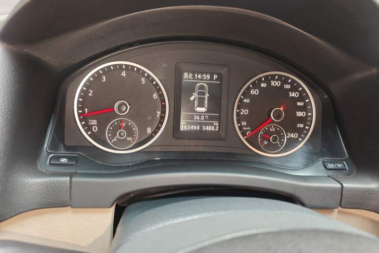 Used Volkswagen Tiguan 2012 1.8TSI Automatic All-Wheel Drive Elite Edition Odometer Close Up