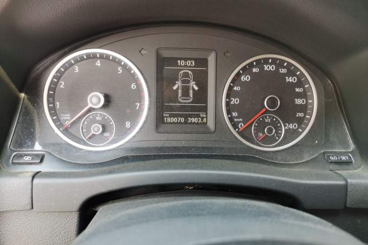 Used Volkswagen Tiguan 2012 1.8TSI Automatic Two-Wheel Drive Urban Edition Odometer Close Up