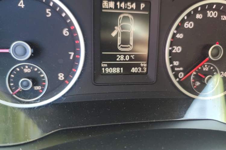 Used Volkswagen Tiguan 2012 2.0 TSI Automatic All-Wheel Drive Flagship Edition Odometer Close Up