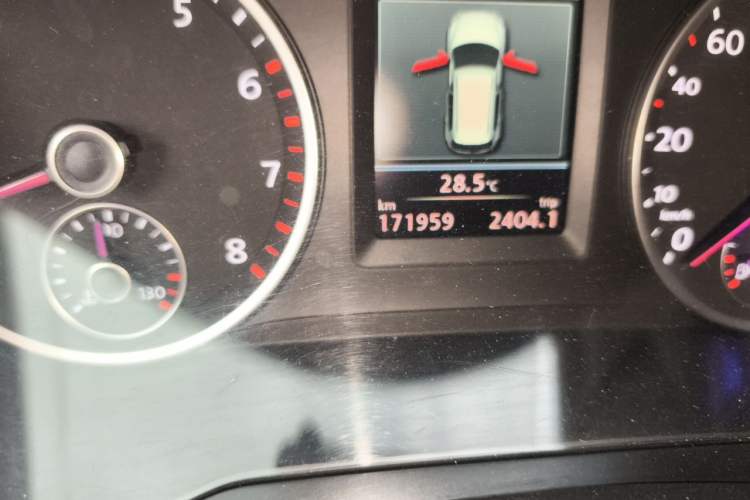 Used Volkswagen Tiguan  Odometer Close Up