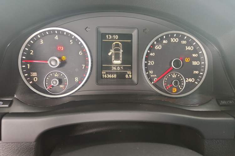 Used Volkswagen Tiguan 2012 1.8TSI Manual Two-Wheel Drive Urban Edition Odometer Close Up