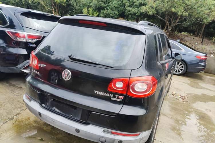 Used Volkswagen Tiguan 2012 1.8TSI Automatic All-Wheel Drive Fashion Edition Rear Right 45 Deg