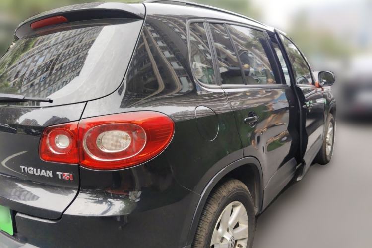 Used Volkswagen Tiguan 2012 1.8TSI Automatic Two-Wheel Drive Trend Edition Rear Right 45 Deg
