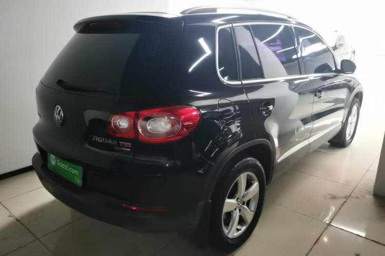 Used Volkswagen Tiguan 2012 2.0 TSI Automatic All-Wheel Drive Elite Edition Rear Right 45 Deg