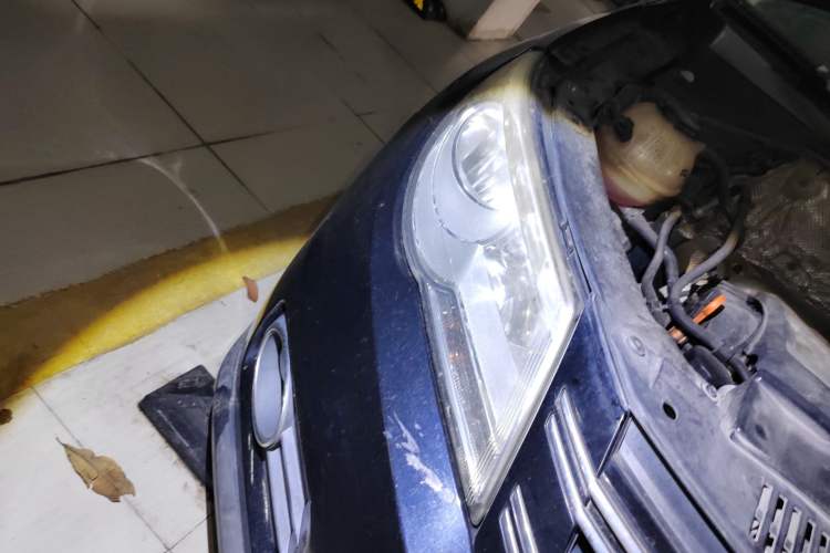 Used Volkswagen Tiguan 2012 2.0 TSI Automatic All-Wheel Drive Elite Edition Right Front Headlight