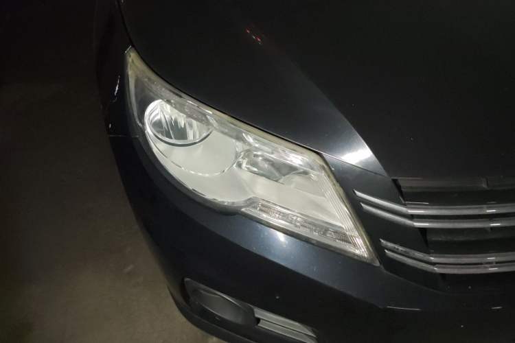 Used Volkswagen Tiguan 2012 1.8TSI Manual Two-Wheel Drive Urban Edition Right Front Headlight
