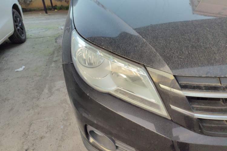 Used Volkswagen Tiguan 2012 1.8TSI Manual Two-Wheel Drive Urban Edition Right Front Headlight