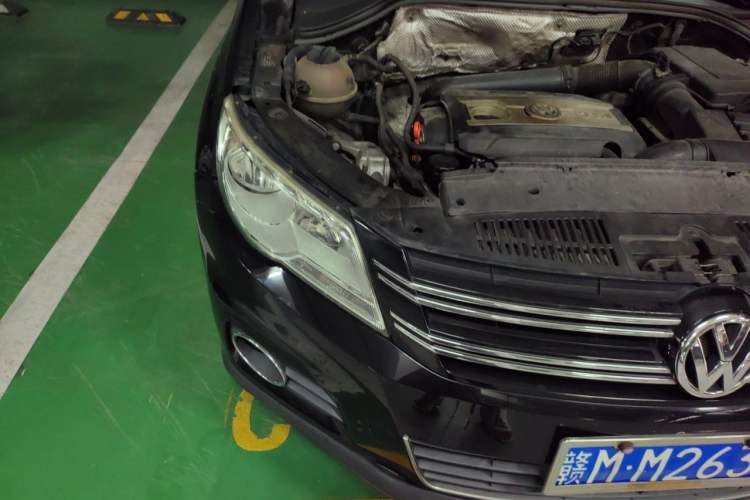 Used Volkswagen Tiguan 2012 2.0 TSI Automatic All-Wheel Drive Elite Edition Right Front Headlight