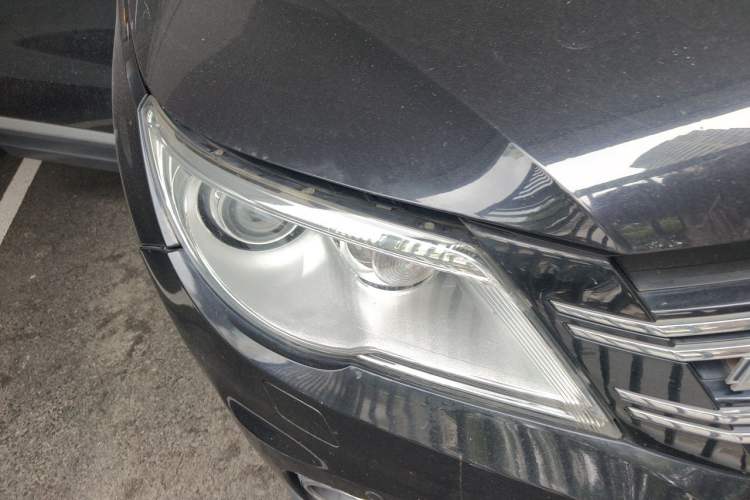 Used Volkswagen Tiguan 2012 2.0 TSI Automatic All-Wheel Drive Elite Edition Right Front Headlight