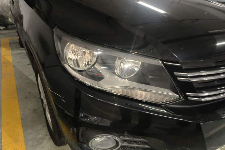 Used Volkswagen Tiguan 2012 2.0 TSI Comfort Edition Right Front Headlight